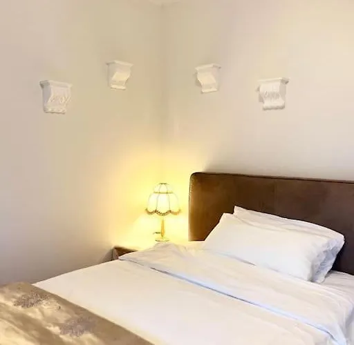 Gartensuite In Duesseldorf, 10 Min Zur Messe Lejlighed *